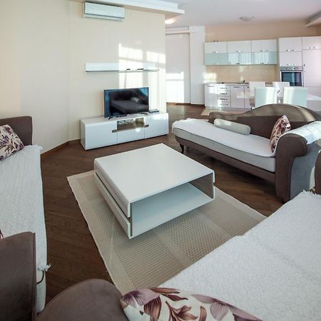 Becici -Lux Apartman Εξωτερικό φωτογραφία