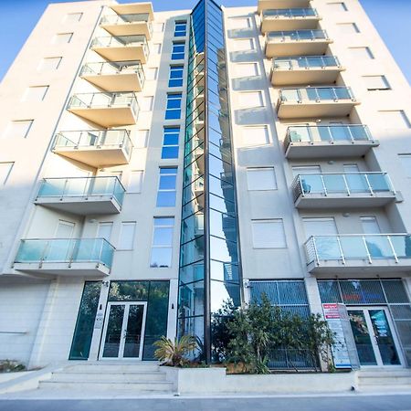 Becici -Lux Apartman Εξωτερικό φωτογραφία