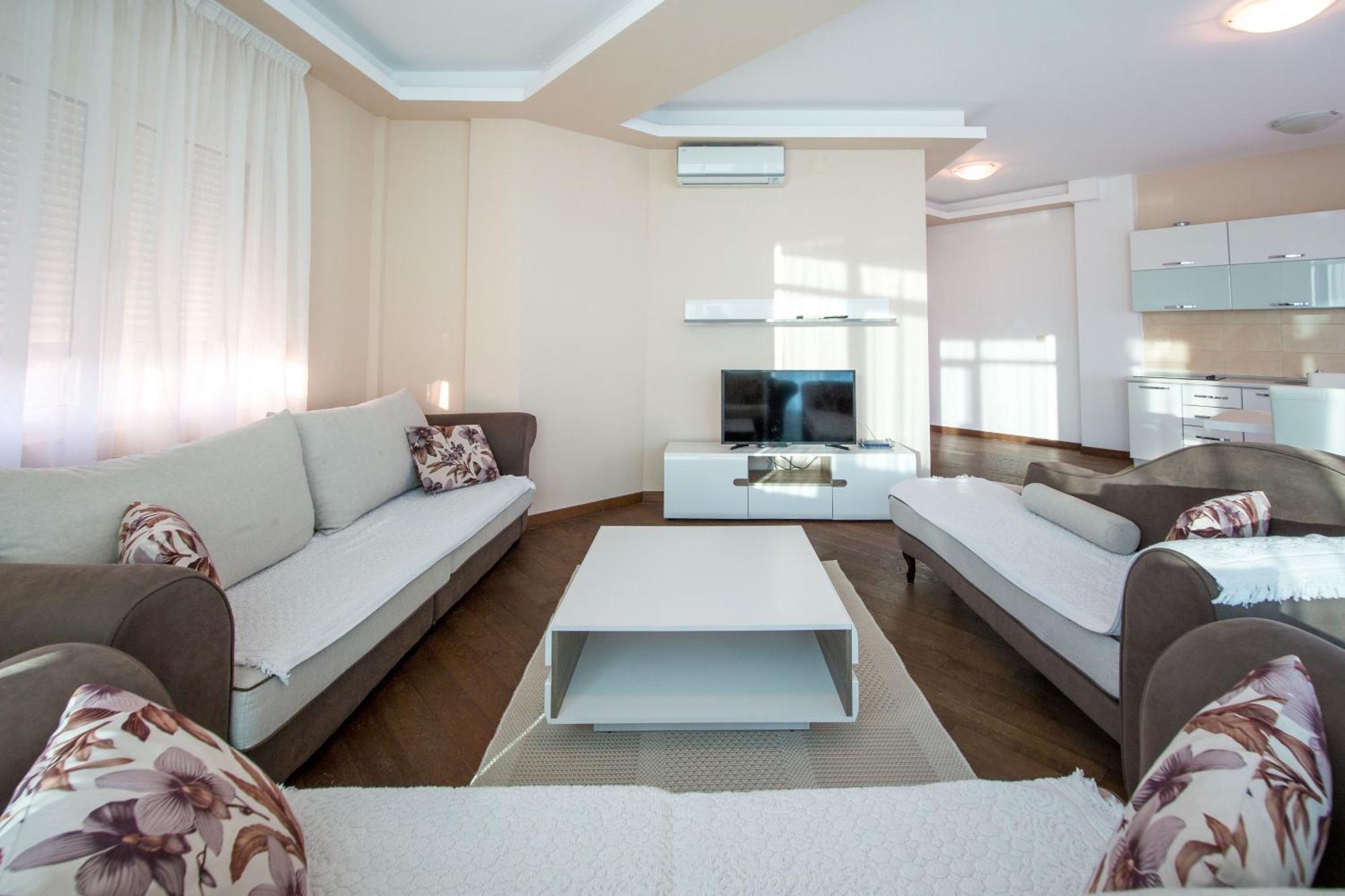 Becici -Lux Apartman Εξωτερικό φωτογραφία
