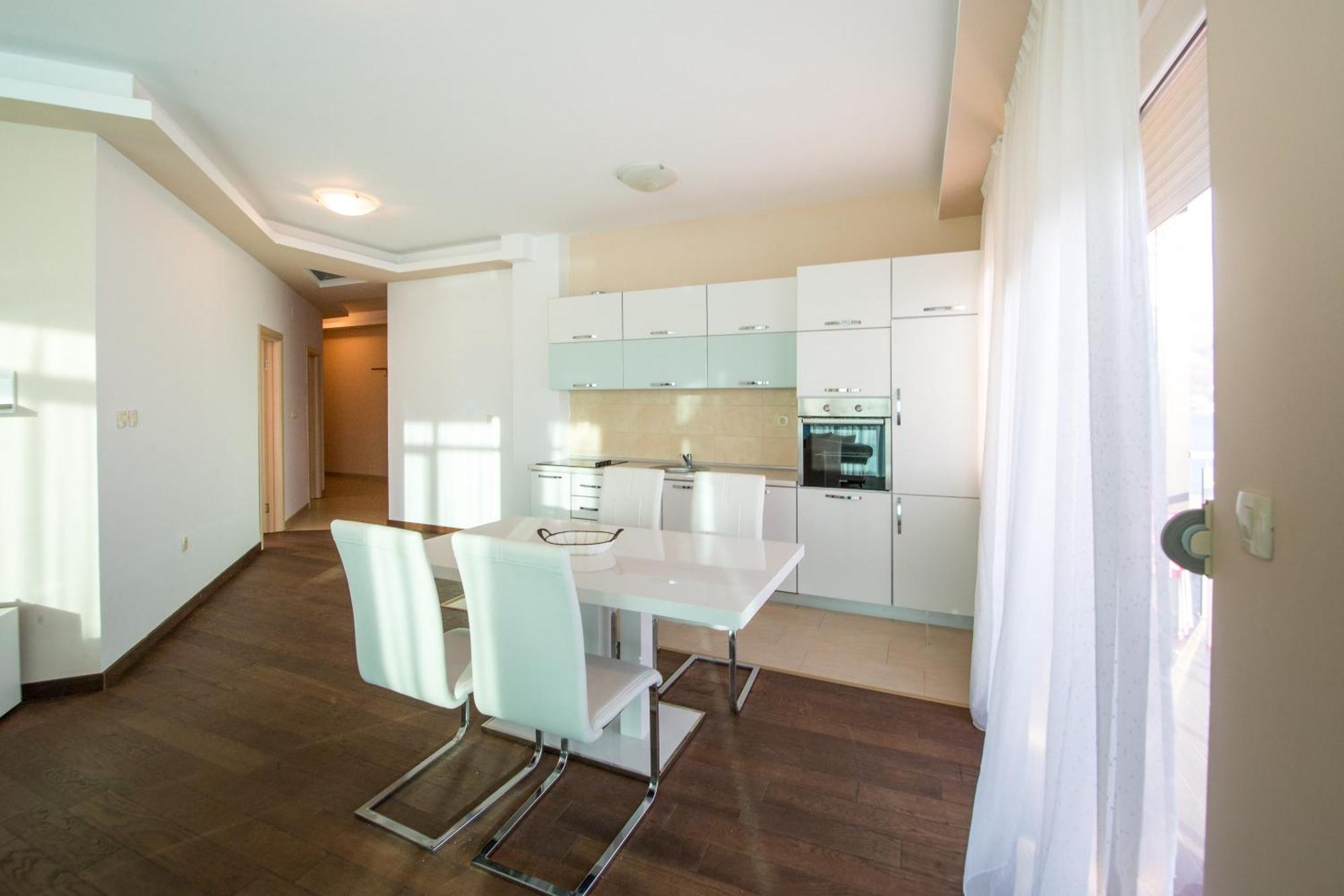 Becici -Lux Apartman Εξωτερικό φωτογραφία